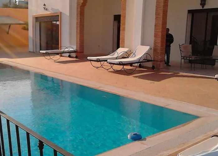 Wonderful Villa With 6 Bedrooms And Pool T62025