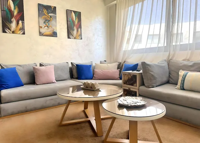 Cosy Central Home Near The Beach