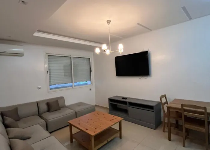 Islane Apartment Pool View