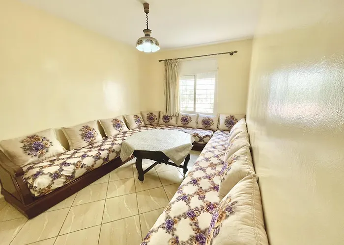 Economical Accommodation In The City Center, Suitable For Travelers Who Don\'T Want To Spend Too Much Money, Only 2 Minutes From Shops And Restaurants