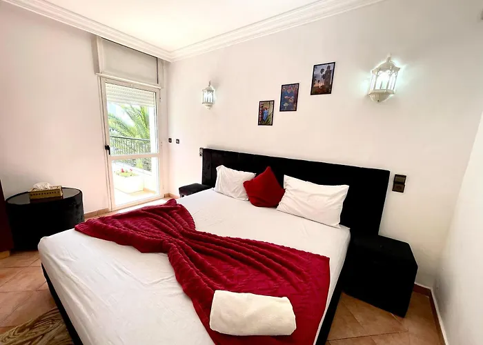 Merry Studio Hotel