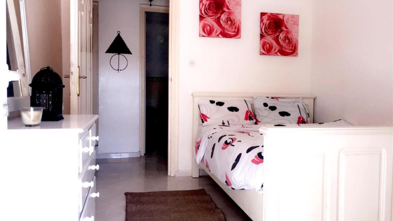 Apartment One Bedroom With View And Enclosed Garden At 2 Km Away From The