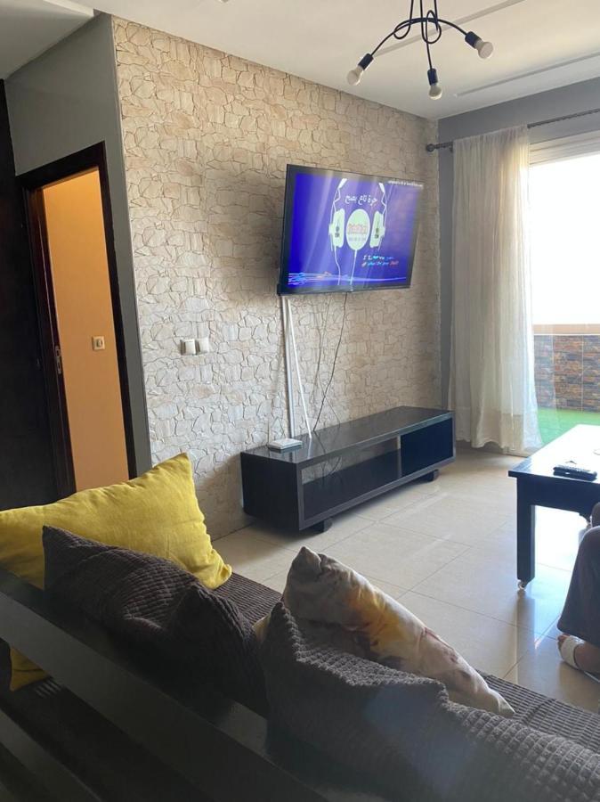 Little With Swimming Pool Apartment