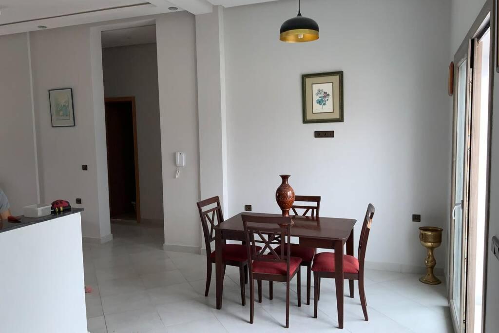Appartement A L Etage D Une Villa A Illigh Apartment *