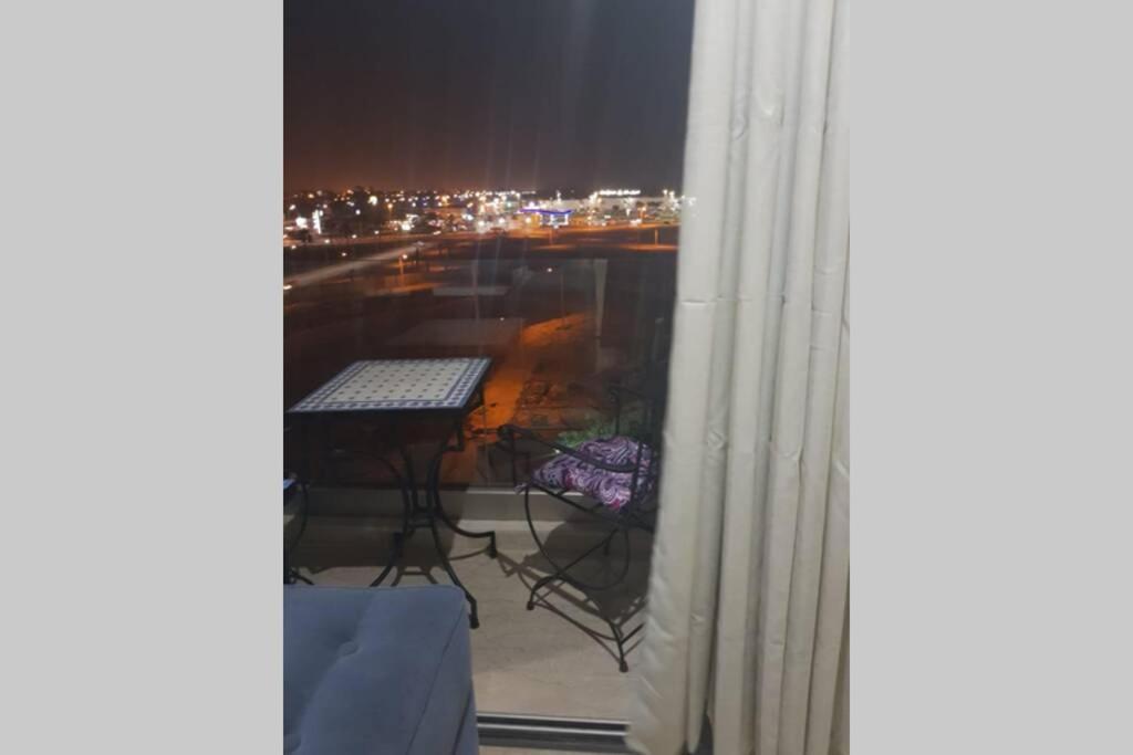 Bay - Luxurious Close To Corniche And A Lot Of Restaurants And Stores Apartment