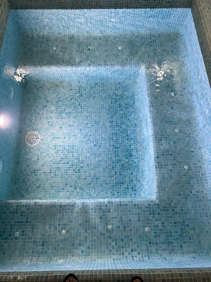 Villa Riad Talborjt : Jacuzzi Pool *