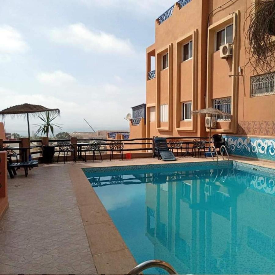 6 Et 7 Deux Chambres Et Salon Vue Sur Piscine