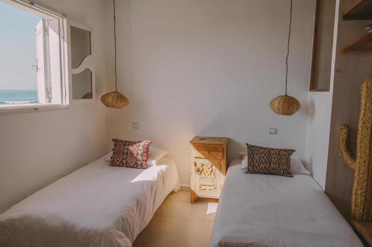 Blue Waves Surf House Guest house 3*