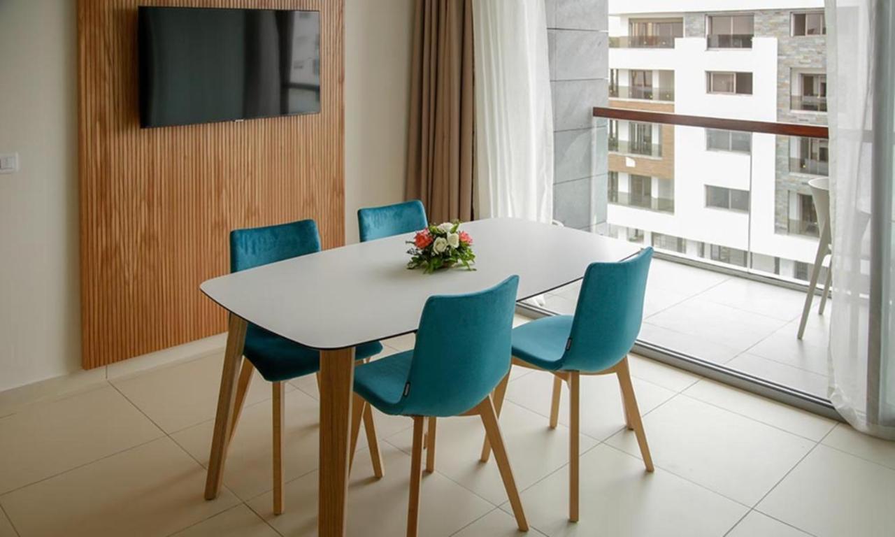 Zephyr Hotel 4*