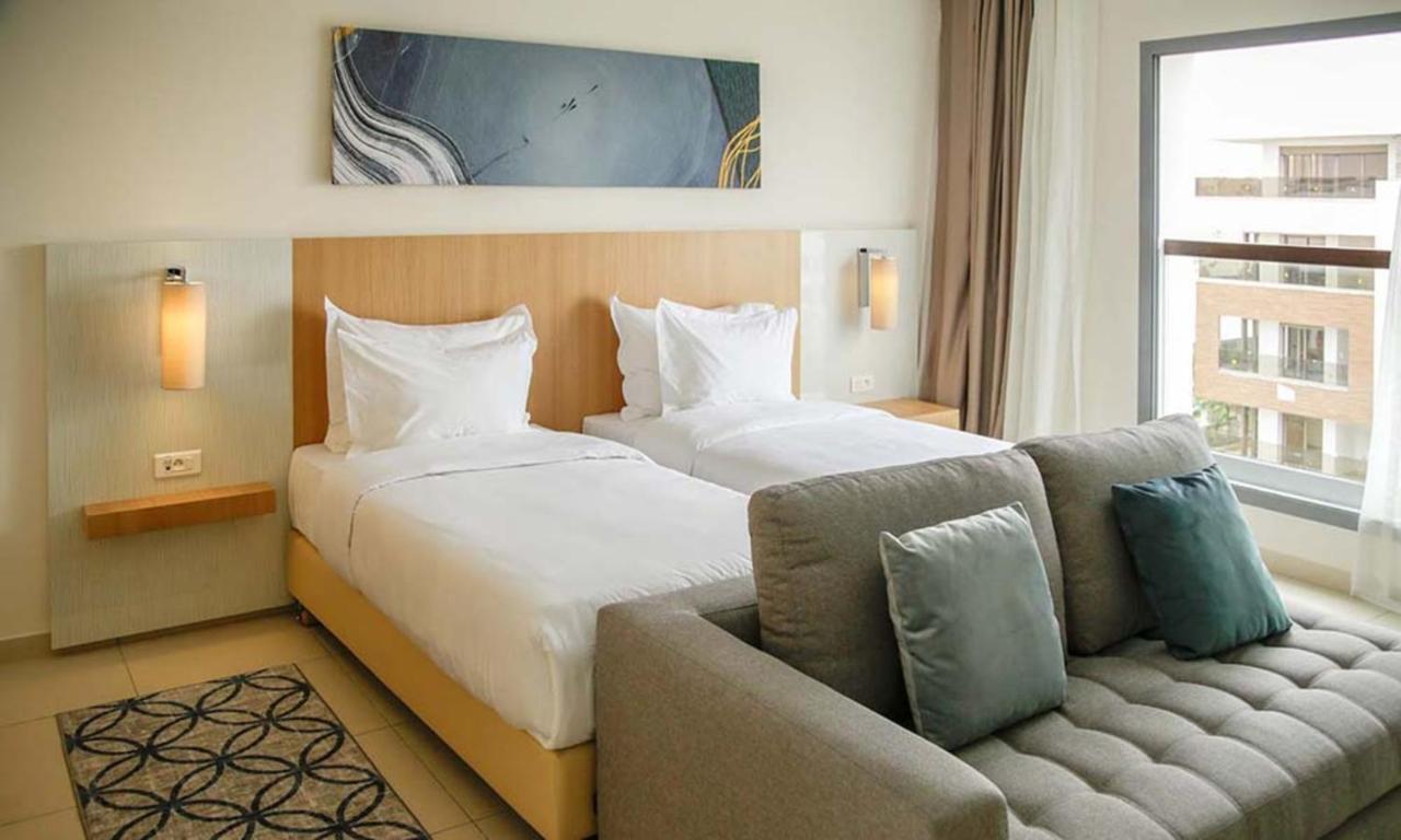 Zephyr Hotel
