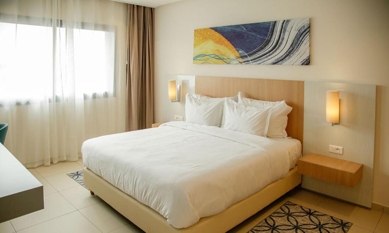Zephyr Hotel