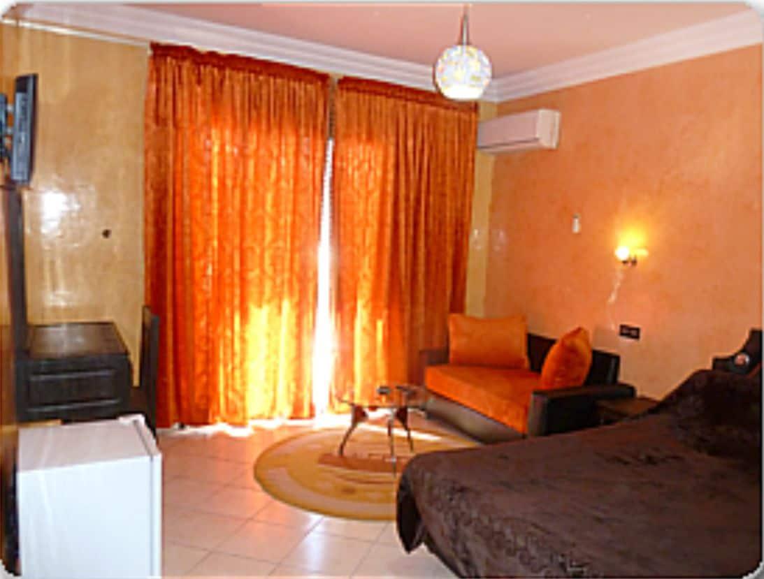 Les Palmiers Hotel