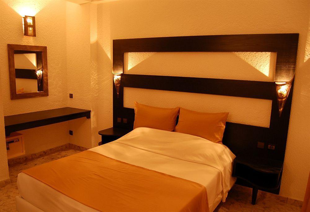 Anezi Tower 4*