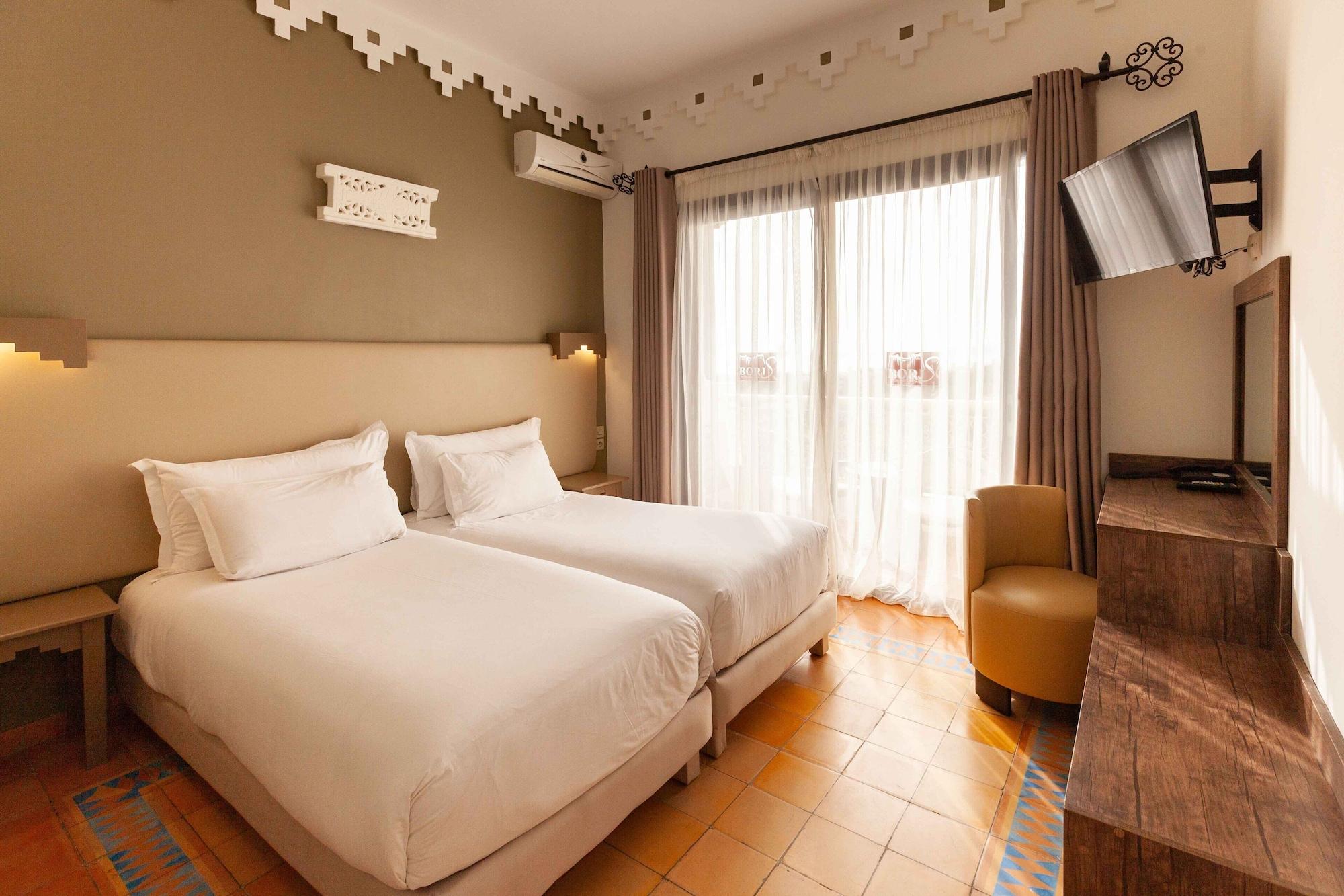 Borjs & Hotel 4*