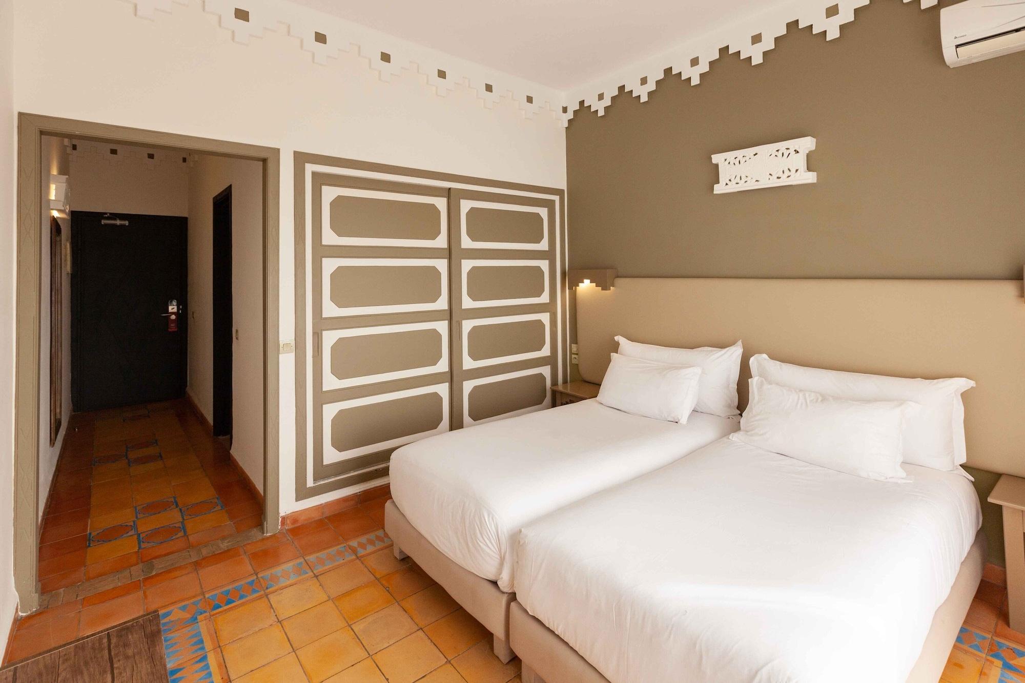 Borjs & Hotel