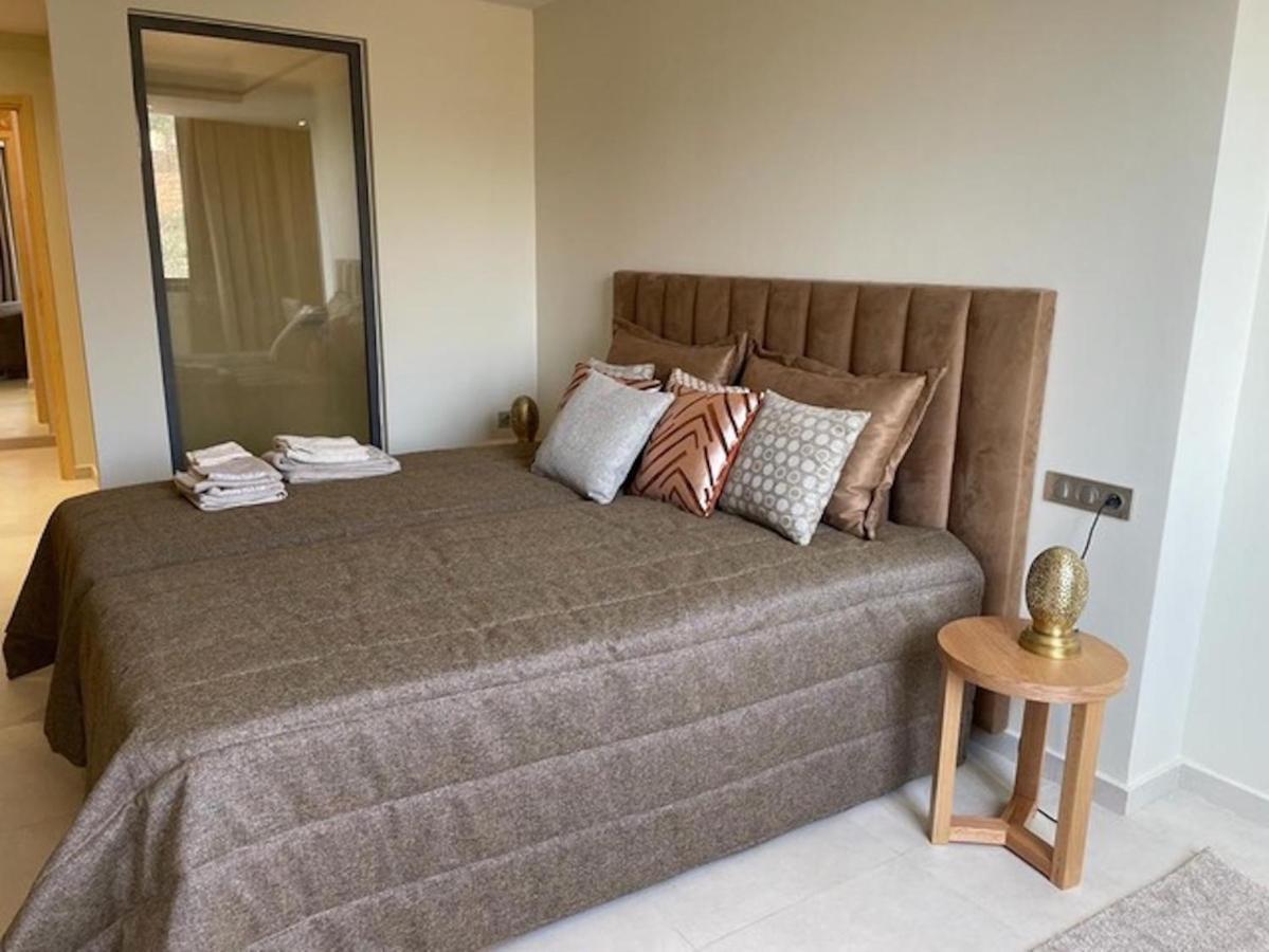 Appartement Luxury 105sqm Terrace Seafront *