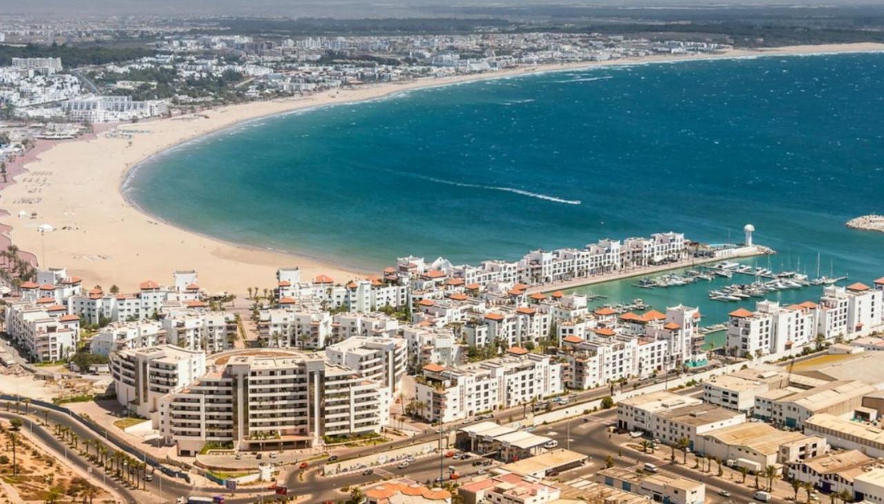 Luxury 105sqm Terrace Seafront Appartement *