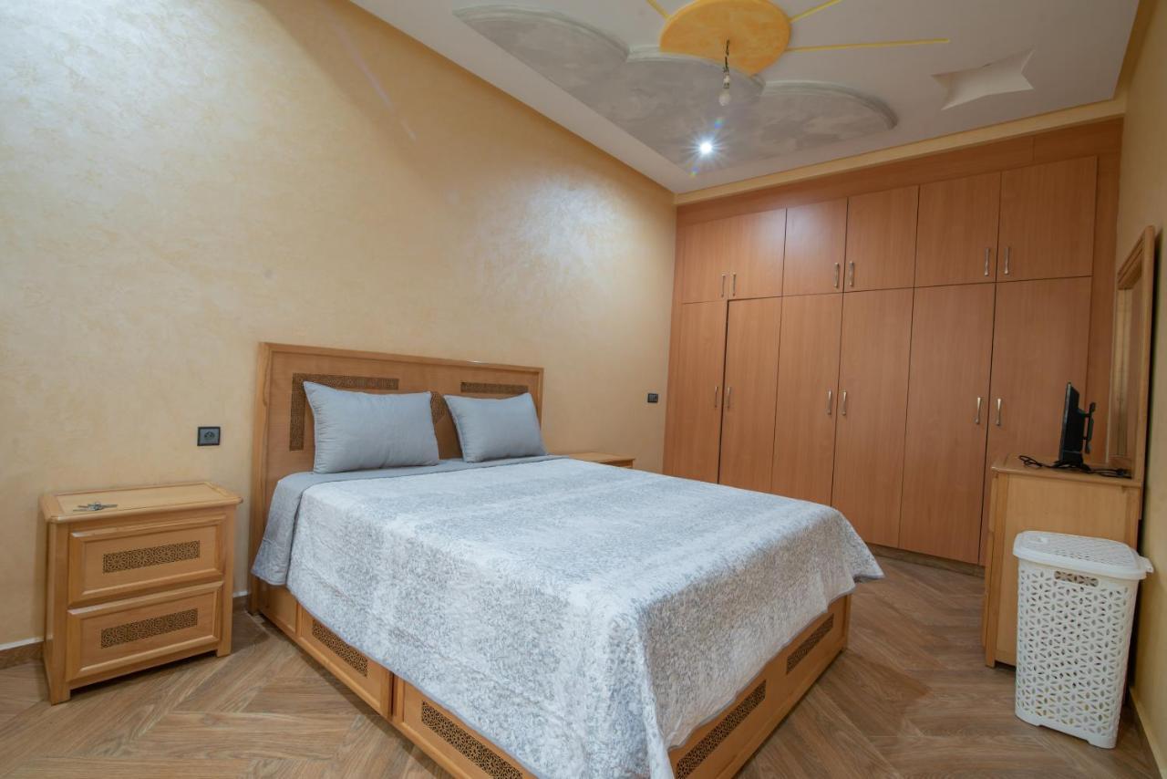 Adam's Apartments: Beach-near Downtown With Fiber Optic Wi-fi Apartment *