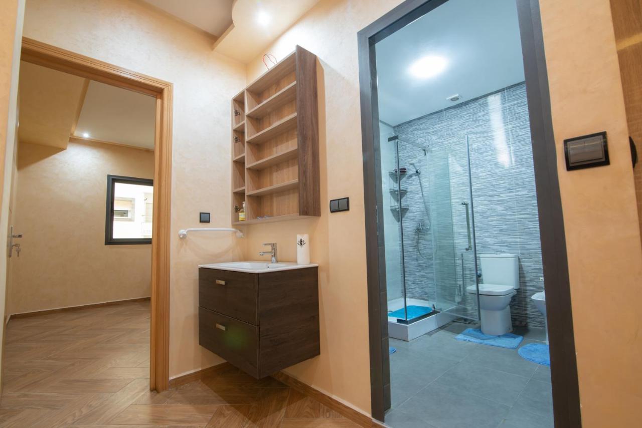 Adam's Apartments: Beach-near Downtown With Fiber Optic Wi-fi *