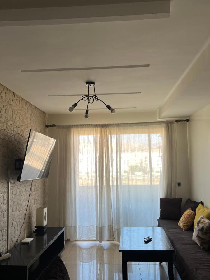 Little With Swimming Pool Apartment *