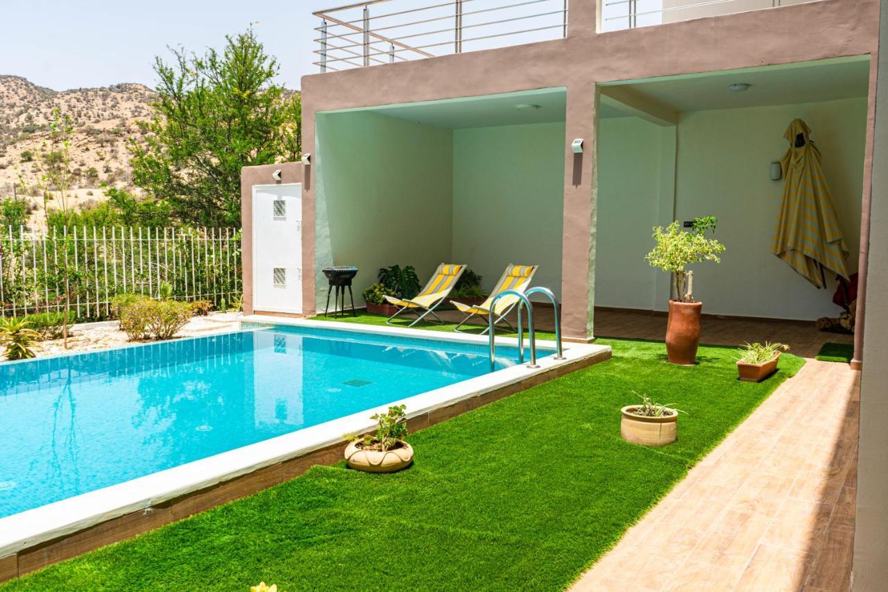 Avec Piscine Privée En Bord De Mer Villa *