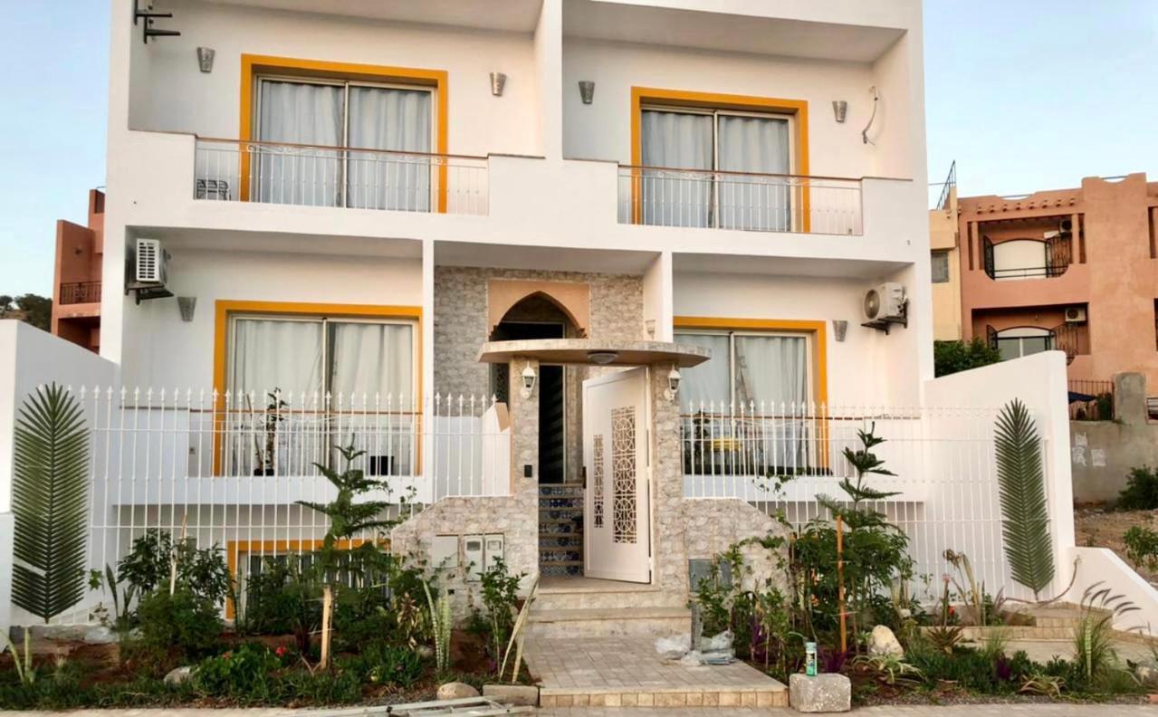 A3 Maison Blanche Imi Ouaddar *