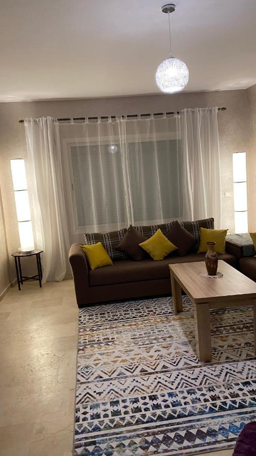 Marina Zina, Apartment
