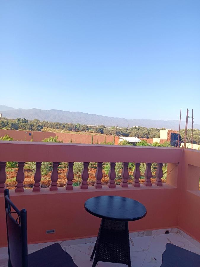 Villa *