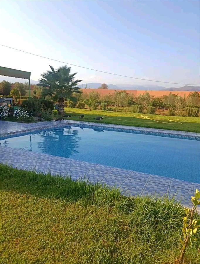 Villa *