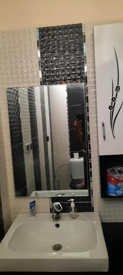 Apparemment De Luxe Apartment