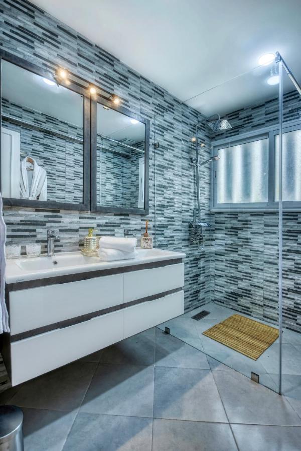 Signature Luxe For 4 Or 6 Px Apartment *