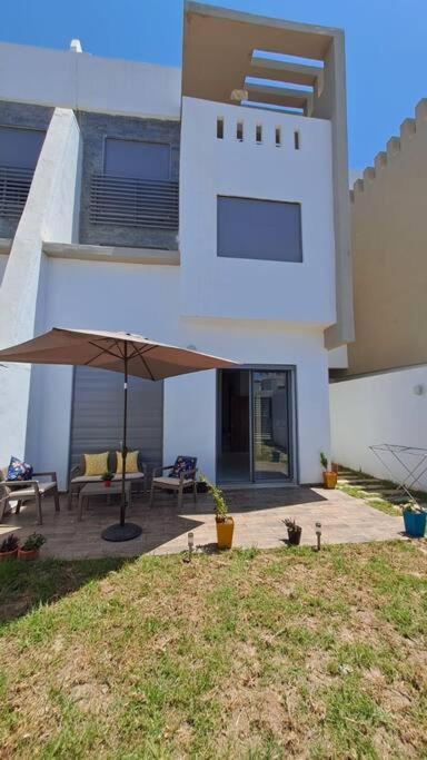 Villa Sea View With Garden