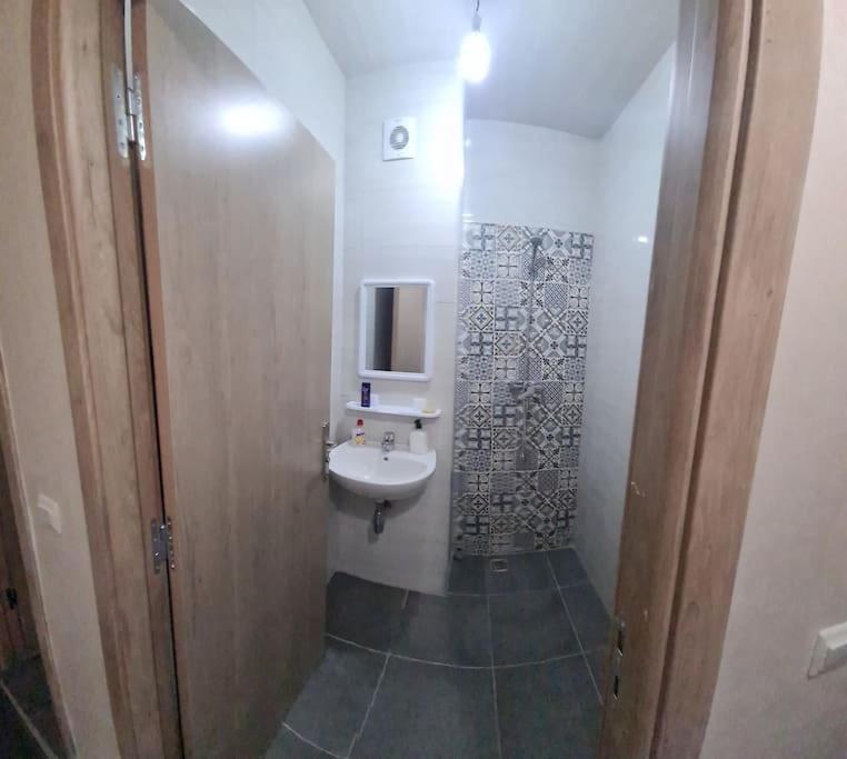 In Anza Apartment