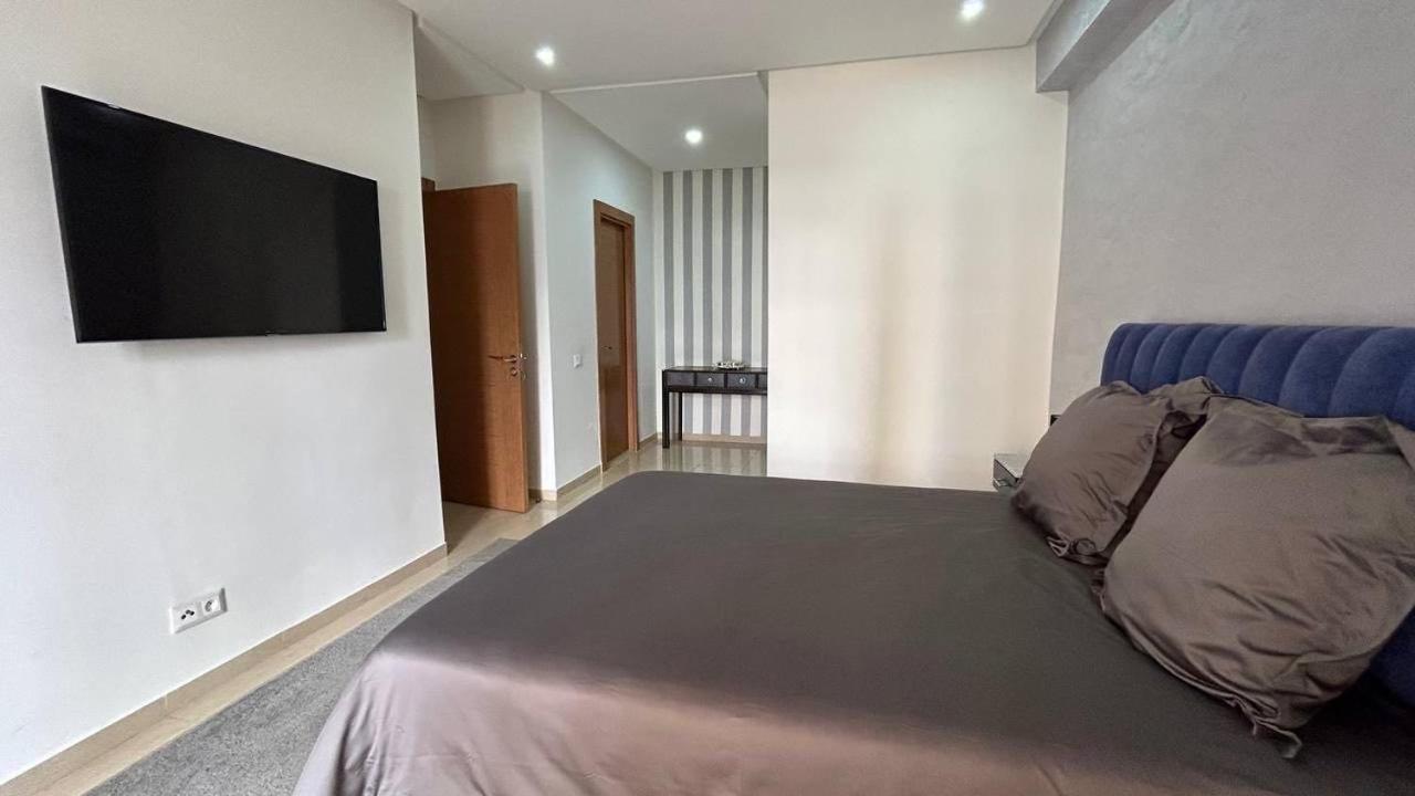 Islane Vue Piscine Apartment *