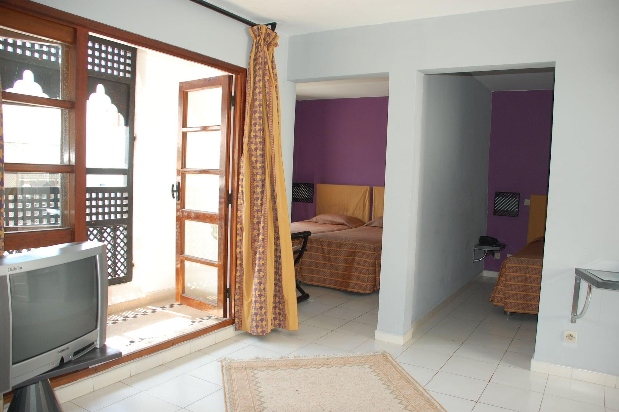 El Pueblo Tamlelt Hotel