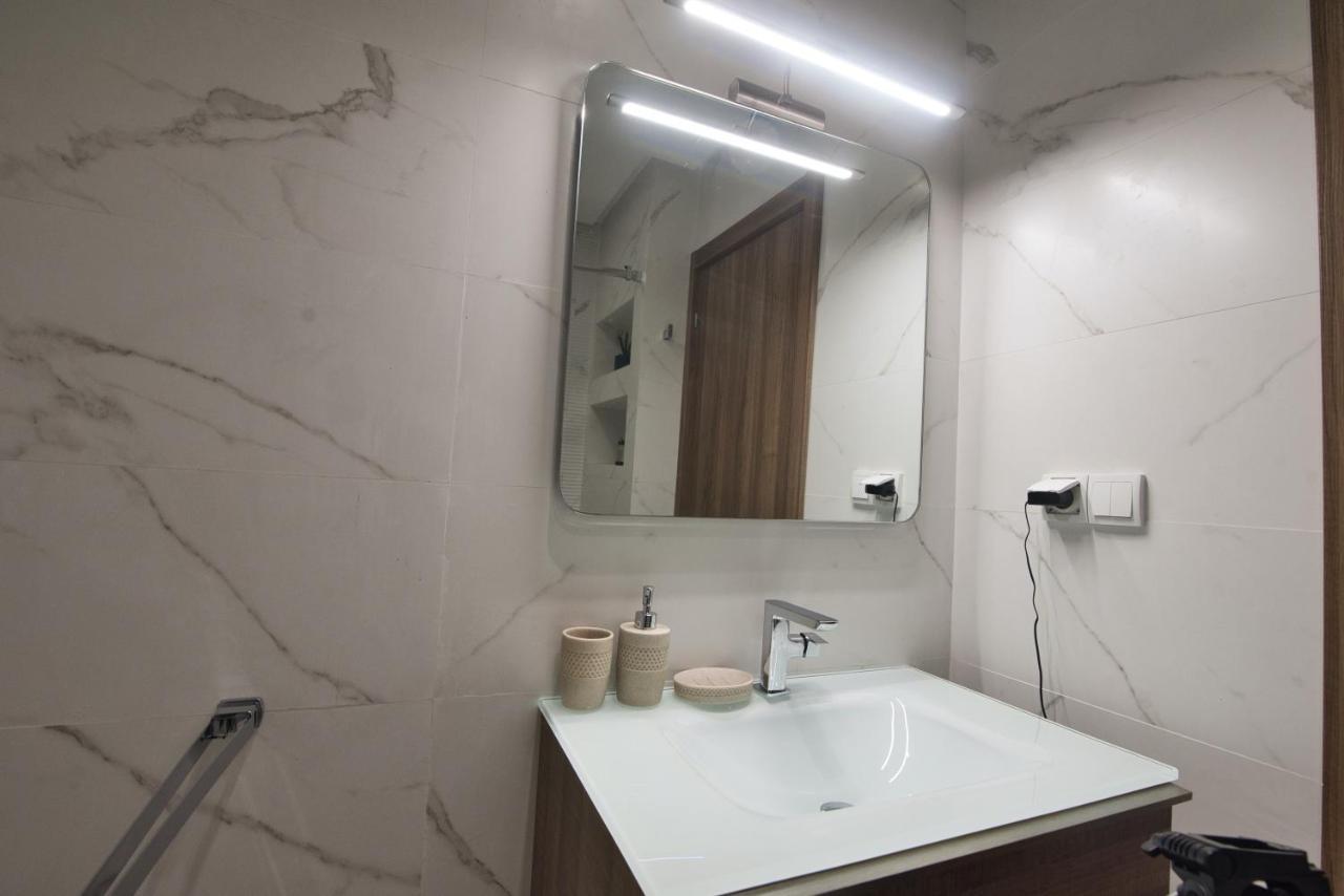 New Sea Front 95sqm With Unlimited Wi-fi