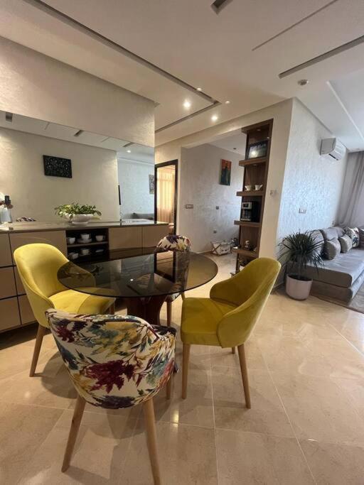 Fibre Optique, Propre, Calme, Equipe, Cameras De Surveillance, Climatisations Reversibles Pour Chauffer, Televisions, Parking, Parc, Agadir, 7 Personnes, Acces A Pieds Aux Magasins, Cafes Et Restaurants * Agadir