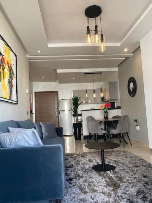 De Luxe ,piscine,parking,terrasse Apartment Agadir