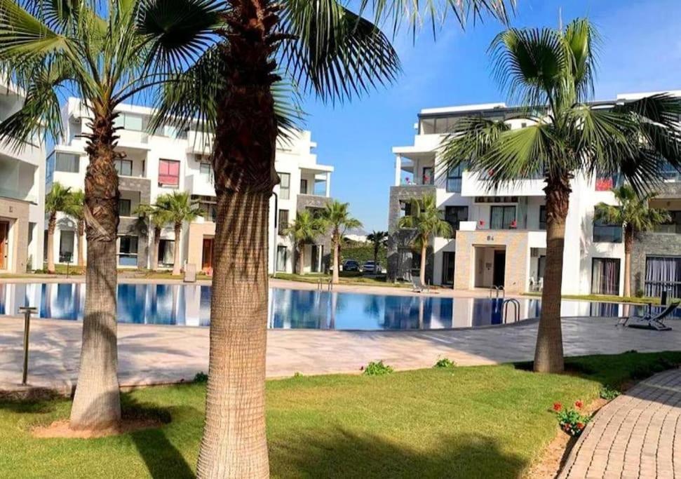 Apartment De Luxe ,piscine,parking,terrasse