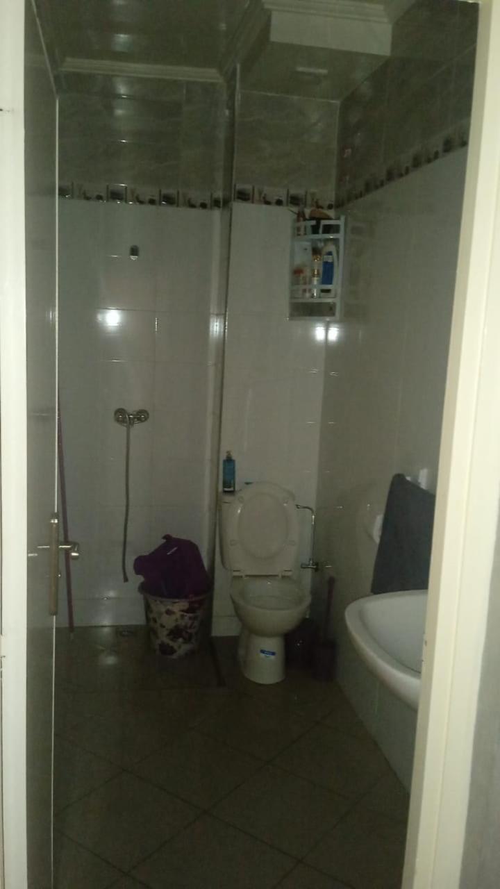 Hout Phounti Apartment *