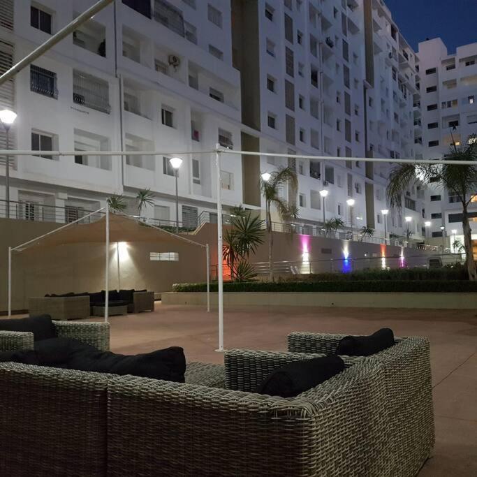 In With Pool View Apartment *