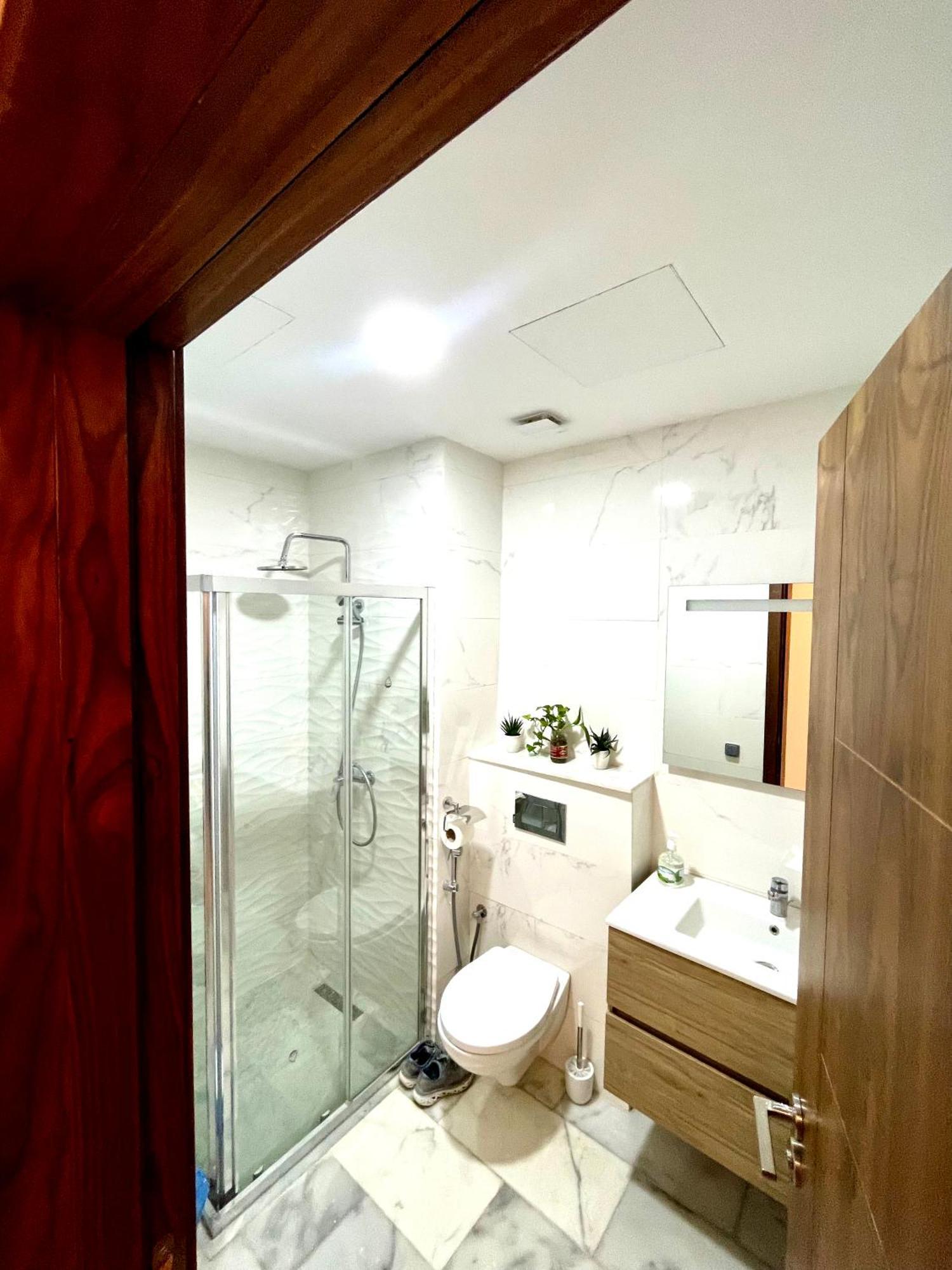 2br With Pool And Netflix