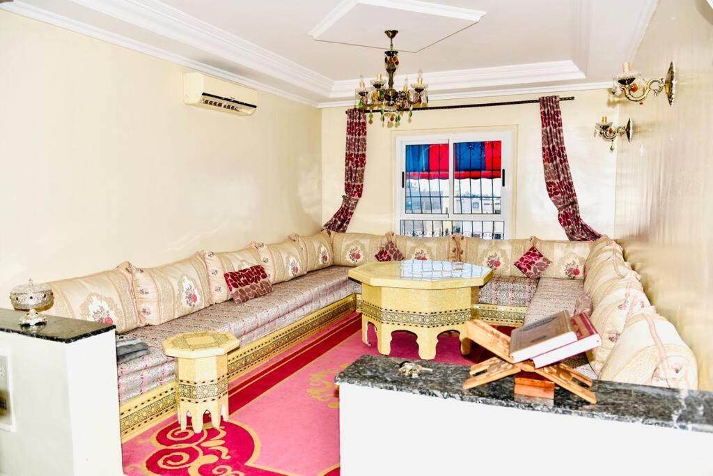 Apartment Superbe Bien Equipe A