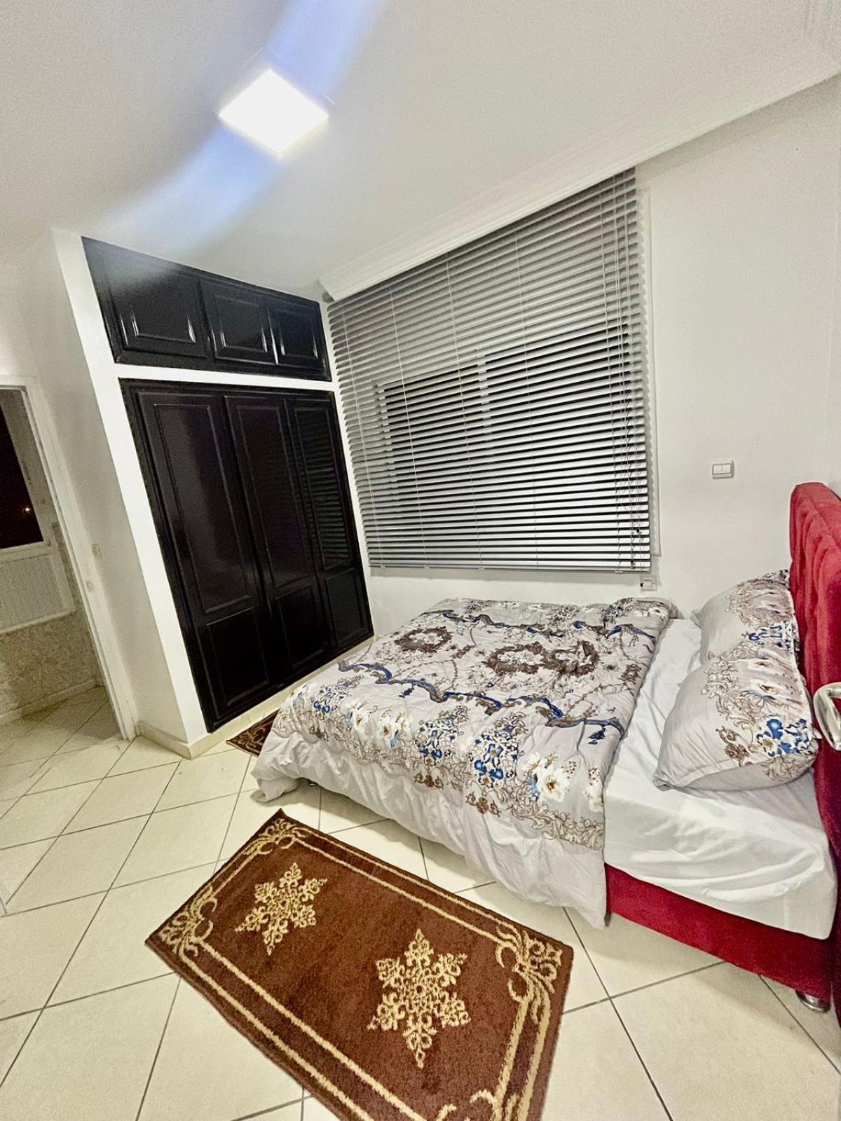 Grand 3 Et Un Grand Salon A Founty Apartment