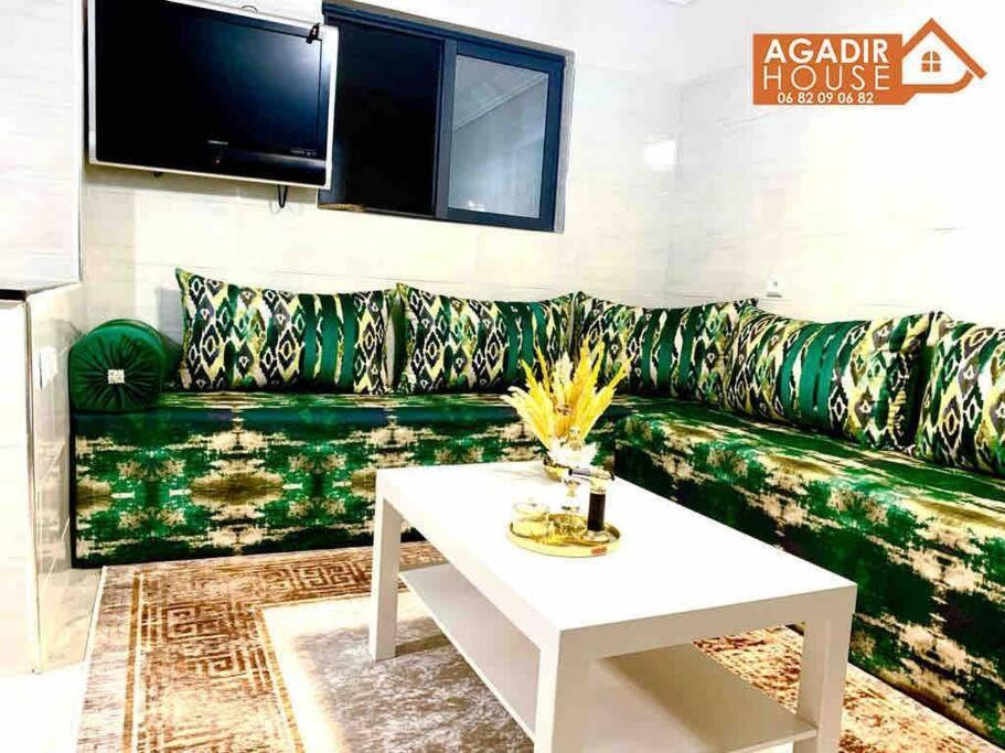 هادئ وفي جانب شاطئ Agadir