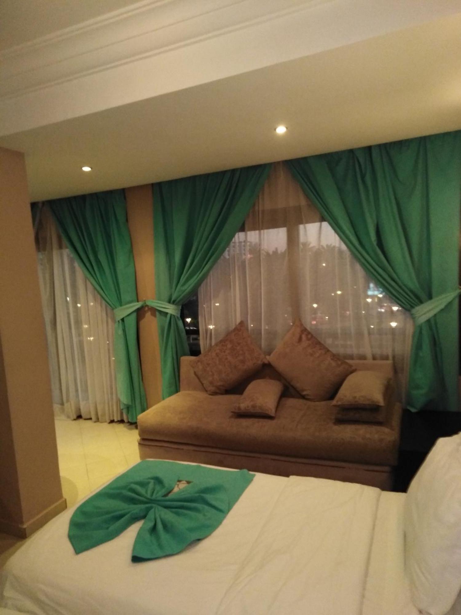 Tilila 4*