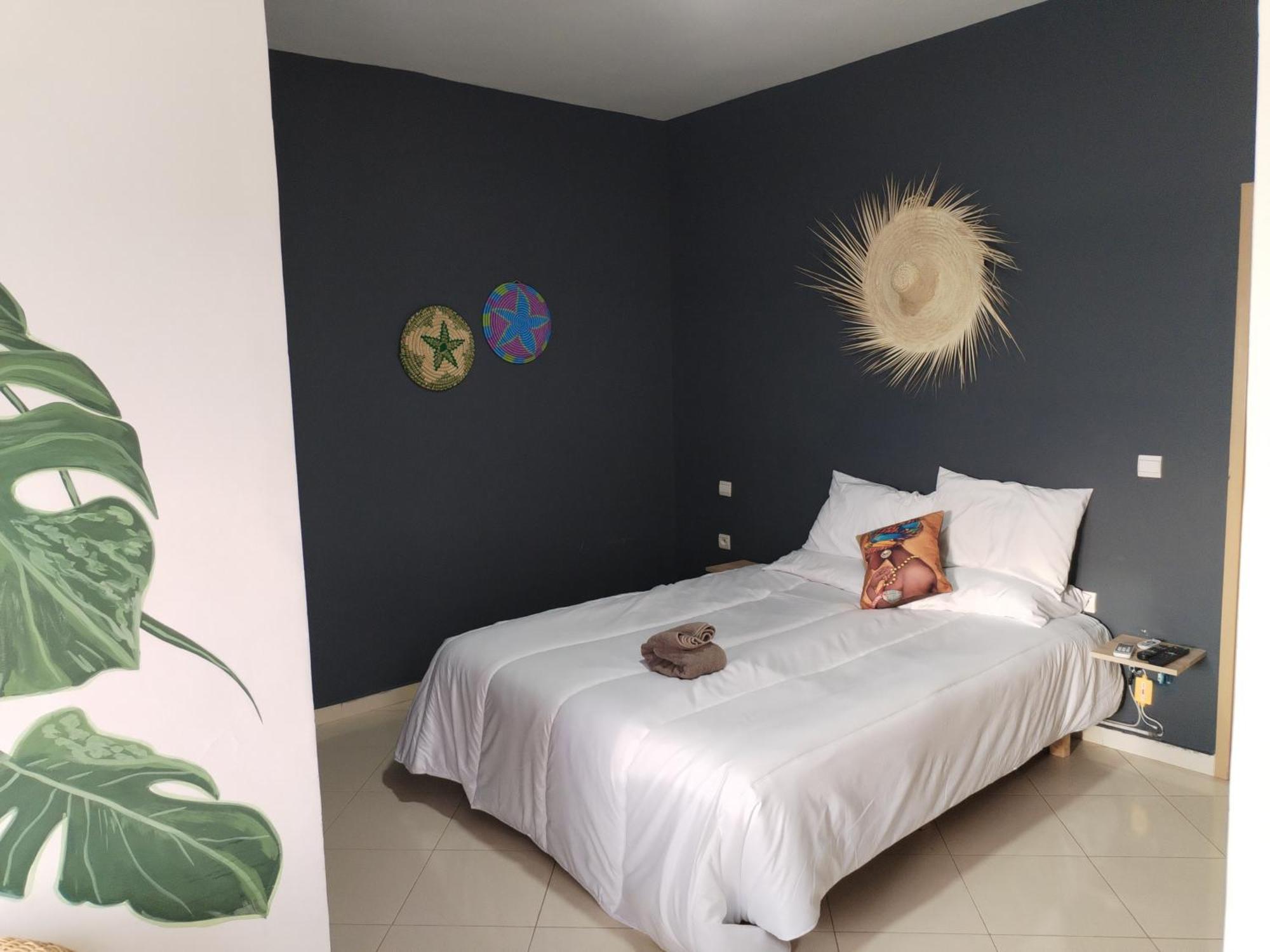Large Sea View Studio Apartment *