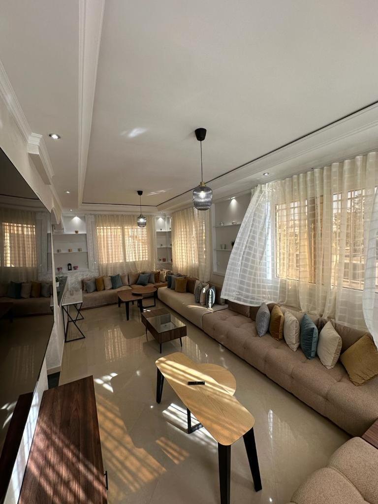 Villa Parfum D'agadir - Piscine Privee - Spacieuse Et Concfortable - Parking - Vue - Ambiance Familliale