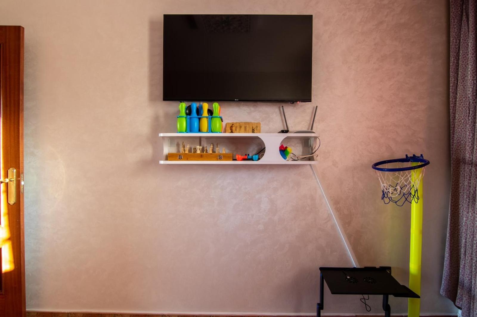 Prime Near With Pool, Amenities, Activities Deals Apartment *