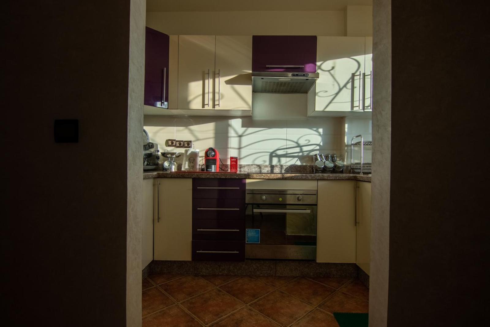 Prime Near With Pool, Amenities, Activities Deals Apartment
